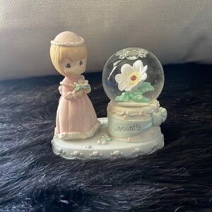 Precious Moments Figurine